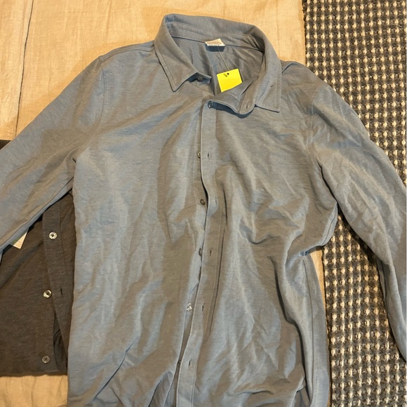 All In Motion Button Down Lot - Picture 5 of 6